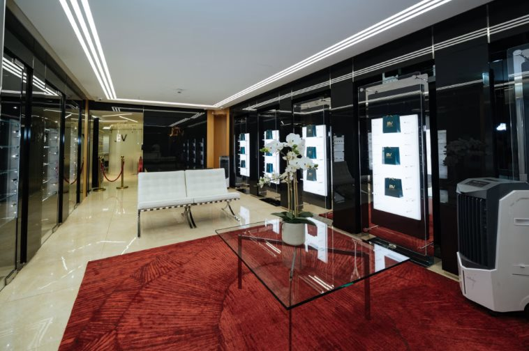 1 loại tài sản ‘phi quốc tịch’ tăng giá chưa từng có sau 46 năm, gây sốt từ siêu thị đến hầm bọc thép dưới lòng đất: Vì sao được cả thế giới để mắt? - Ảnh 2