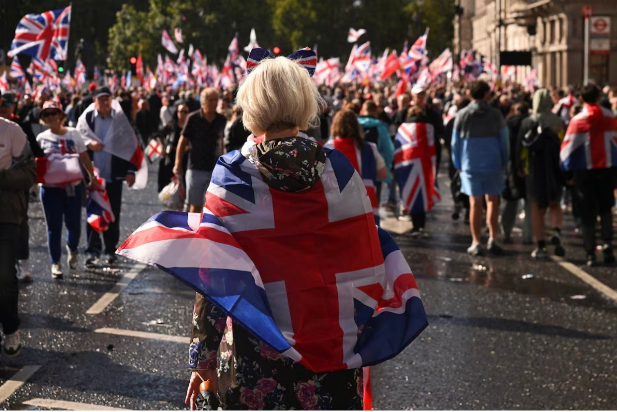 Biểu tình lớn hiếm thấy ở London - Ảnh 3