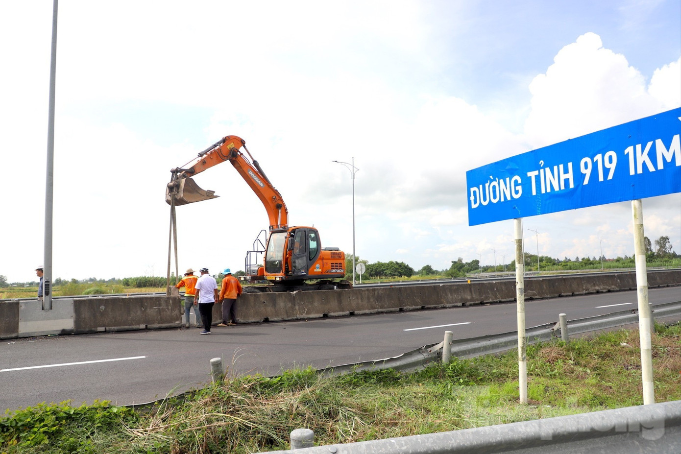 Tuyến đường nối Cần Thơ-An Giang được chi hơn 750 tỷ đồng nâng cấp sắp về đích - Ảnh 10