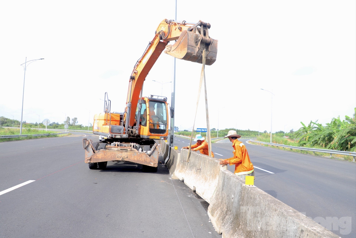 Tuyến đường nối Cần Thơ-An Giang được chi hơn 750 tỷ đồng nâng cấp sắp về đích - Ảnh 3