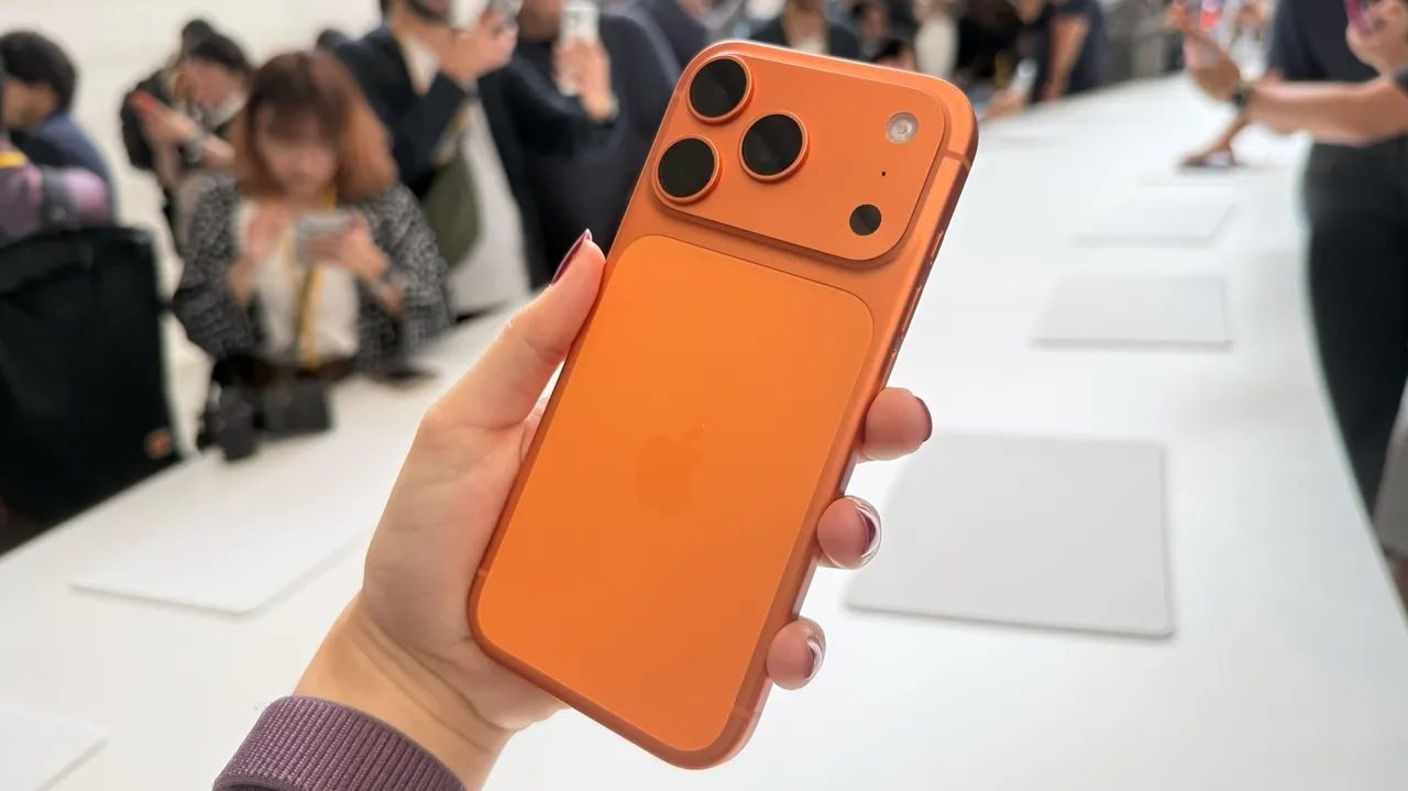 Điện thoại Trung Quốc vẫn "ảo ma" như ngày nào: Xiaomi 17 Pro Max pin 7.500mAh, hơn hẳn iPhone 17 Pro Max - Ảnh 2