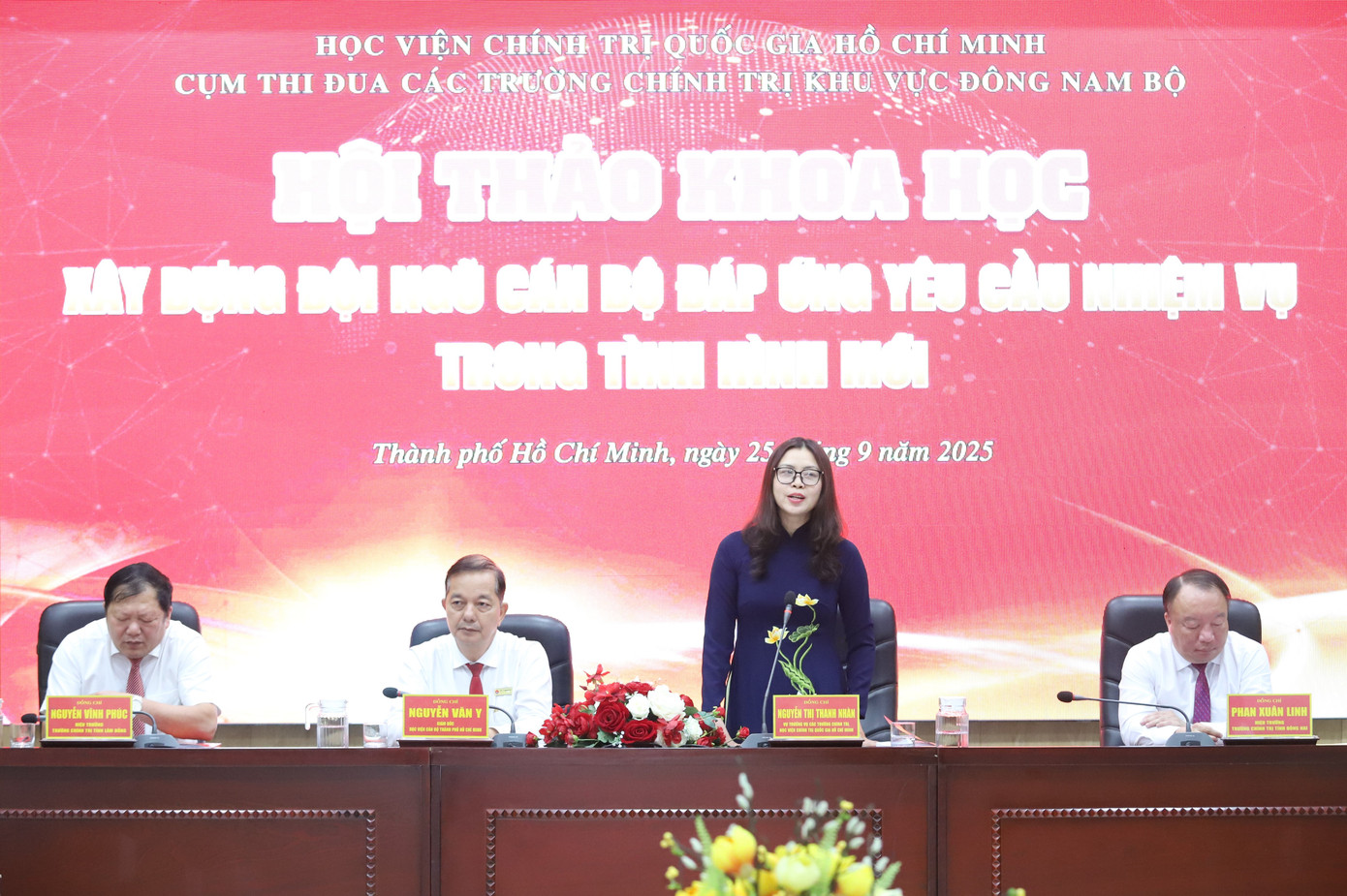 Hiến kế giải quyết tình trạng cấp xã 'thừa cán bộ nhưng thiếu người có chuyên môn' - Ảnh 3