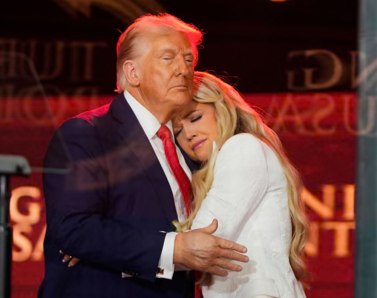 Tổng thống Donald Trump ca ngợi đồng minh quá cố Charlie Kirk - Ảnh 1