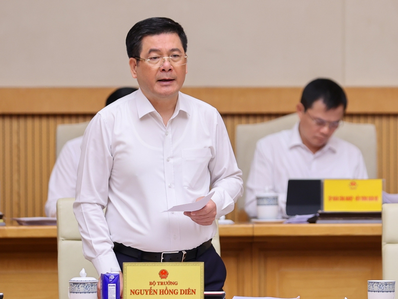 Bộ trưởng Công Thương: Kim ngạch xuất nhập khẩu 2025 dự kiến lập kỉ lục mới - Ảnh 1