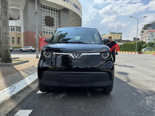 VinFast Minio Green 'không che' tại Hà Nội: Giá 269 triệu, cụm đèn ‘ăn tiền’, chìa khoá cơ, dân độ xe thoả sức sáng tạo - Ảnh 3