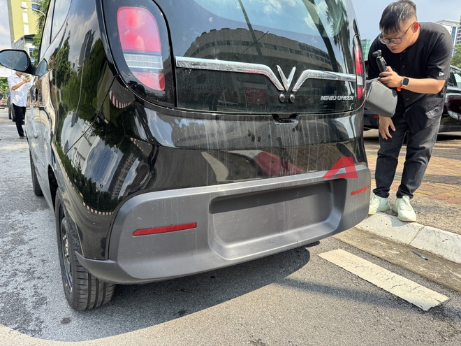 VinFast Minio Green 'không che' tại Hà Nội: Giá 269 triệu, cụm đèn ‘ăn tiền’, chìa khoá cơ, dân độ xe thoả sức sáng tạo - Ảnh 15