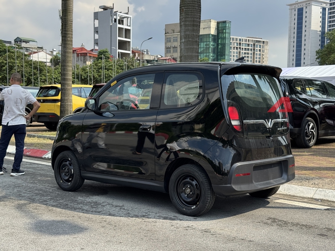 VinFast Minio Green 'không che' tại Hà Nội: Giá 269 triệu, cụm đèn ‘ăn tiền’, chìa khoá cơ, dân độ xe thoả sức sáng tạo - Ảnh 5