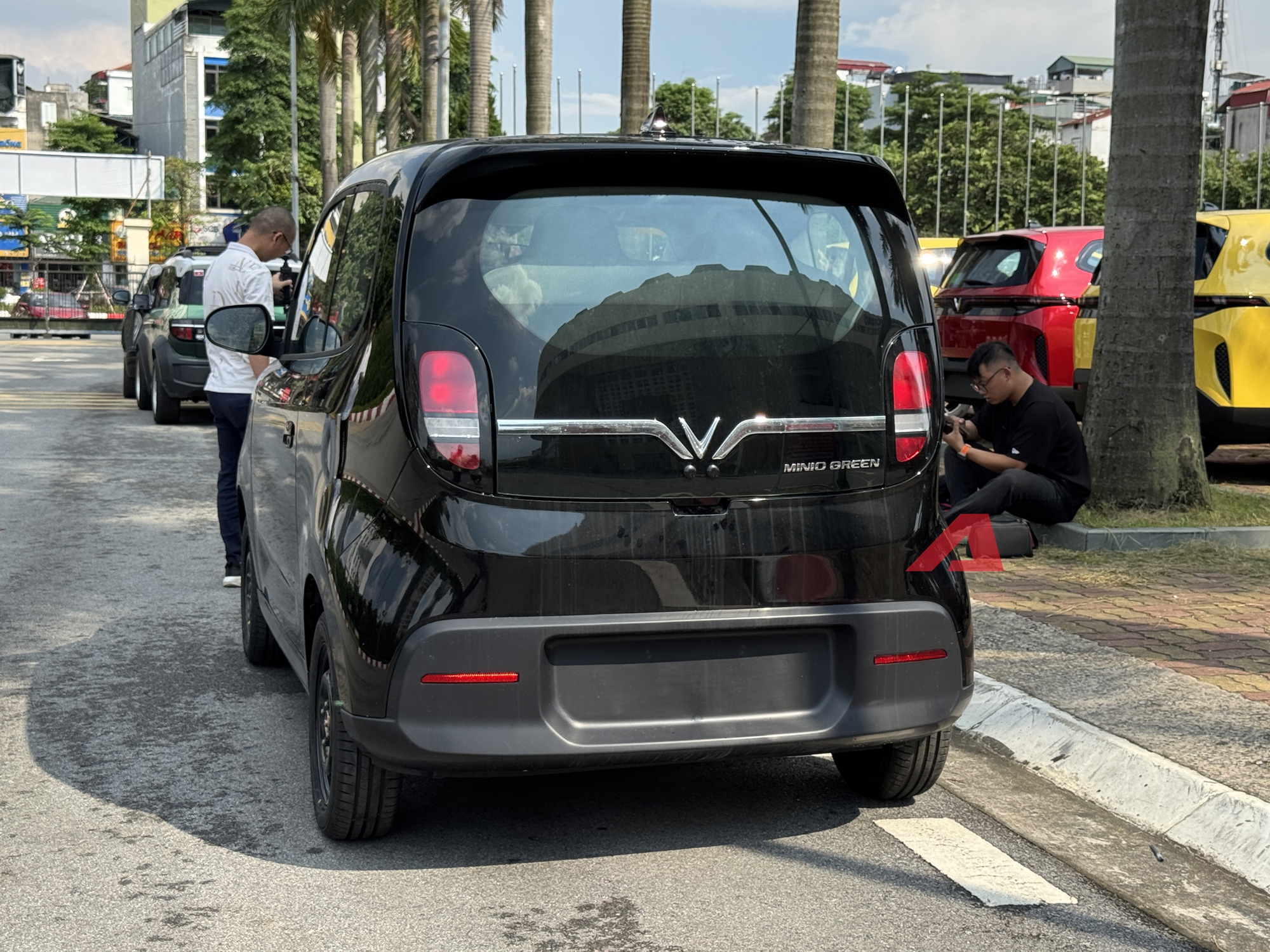 VinFast Minio Green 'không che' tại Hà Nội: Giá 269 triệu, cụm đèn ‘ăn tiền’, chìa khoá cơ, dân độ xe thoả sức sáng tạo - Ảnh 12
