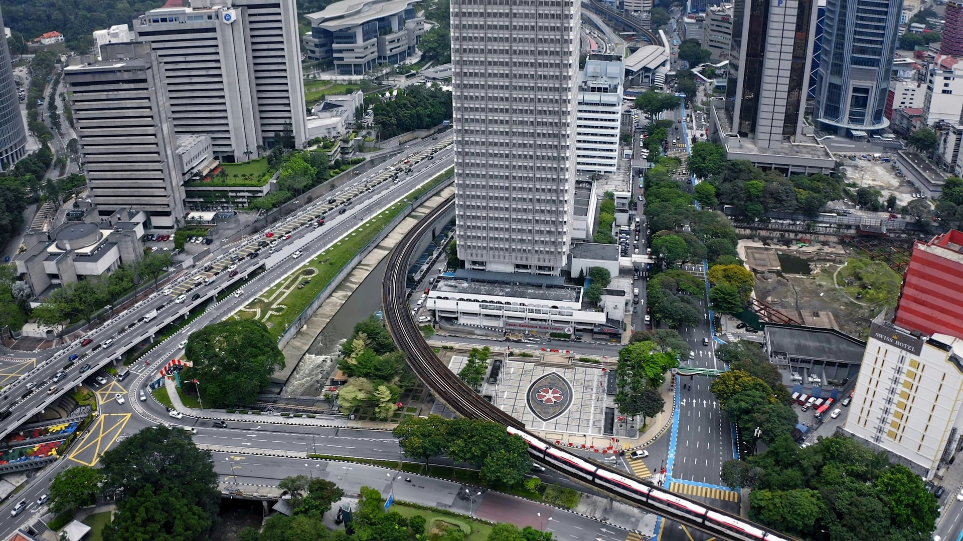 Nước ASEAN từng có nửa dân số đói nghèo, nay GDP đầu người đã gấp chục lần một nước khác - Ảnh 1