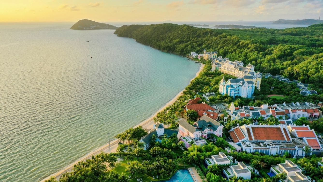 Báo ngoại gọi tên địa danh Việt Nam là "thiên đường mới" cho giới nhà giàu, kỳ vọng cạnh tranh với Maldives - Ảnh 1