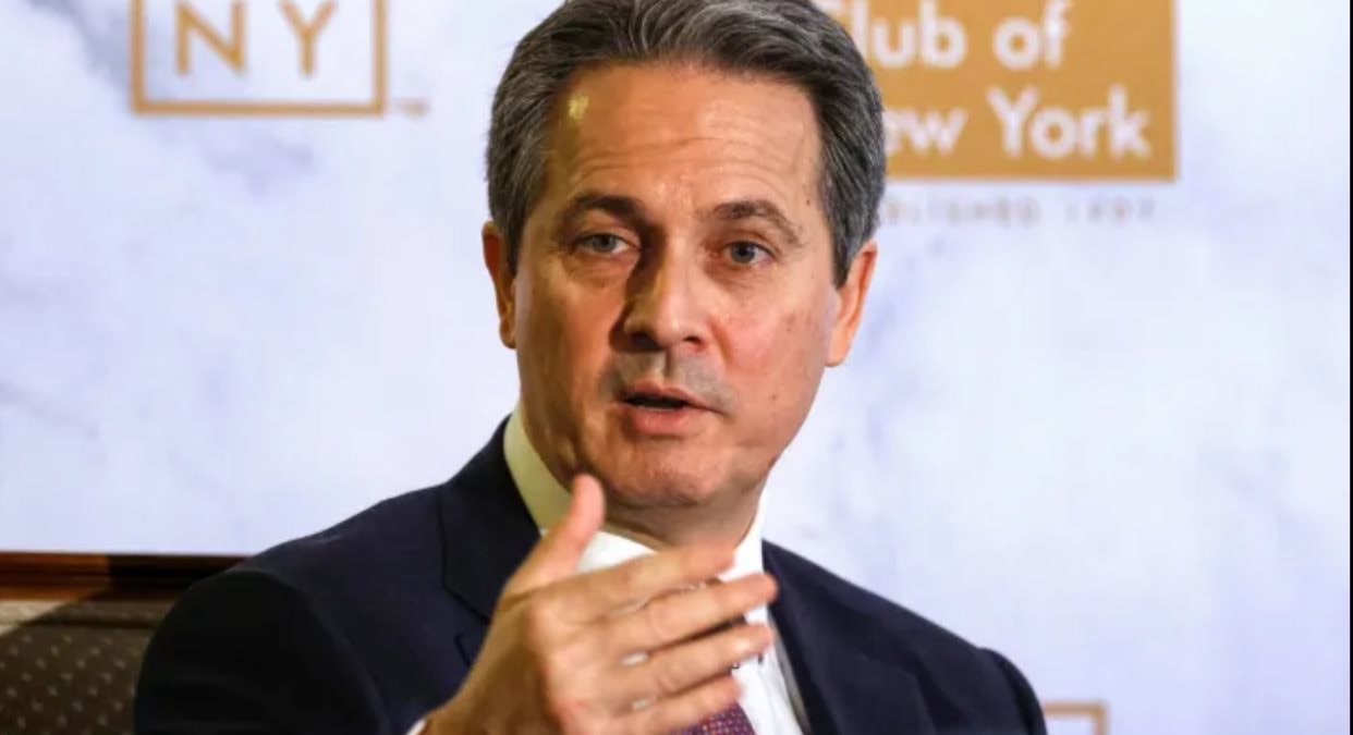 Quan chức Fed dự báo: Không còn nhiều khả năng cắt giảm lãi suất, đặt lệch mục tiêu hệ quả sẽ khôn lường - Ảnh 2