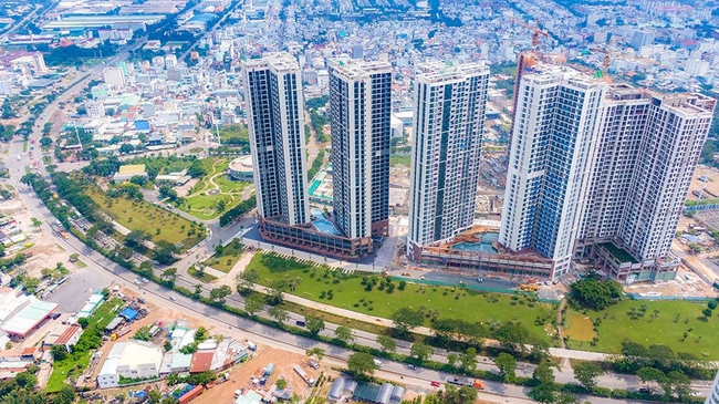 Sacombank bán đấu giá 26 căn shophouse dự án Eco Green Sài Gòn, hạ giá cả trăm tỉ đồng - Ảnh 2