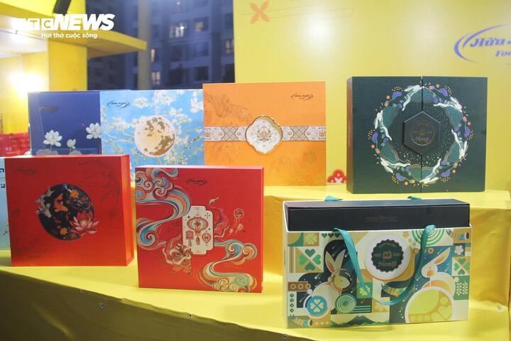 Chào sân sớm, bánh trung thu giá tiền triệu lộ diện - Ảnh 3