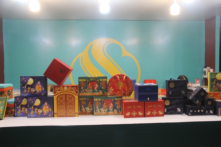 Chào sân sớm, bánh trung thu giá tiền triệu lộ diện - Ảnh 5