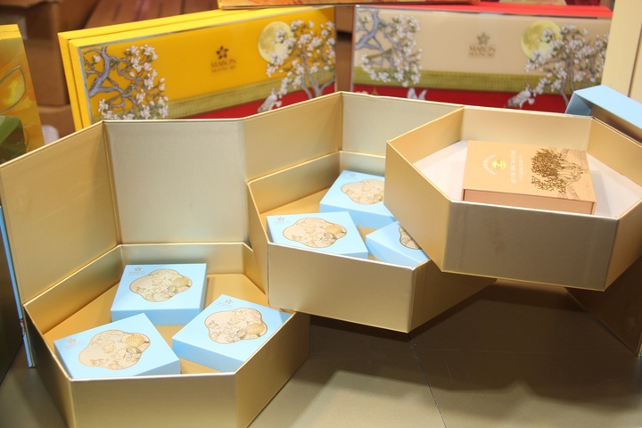 Chào sân sớm, bánh trung thu giá tiền triệu lộ diện - Ảnh 7