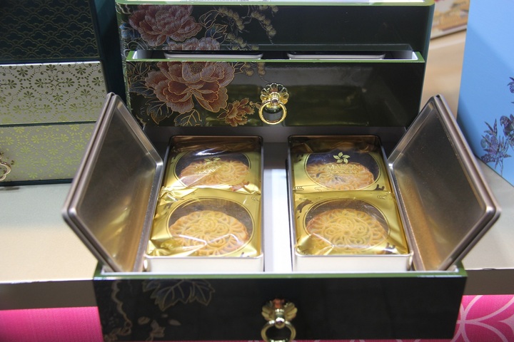 Chào sân sớm, bánh trung thu giá tiền triệu lộ diện - Ảnh 10