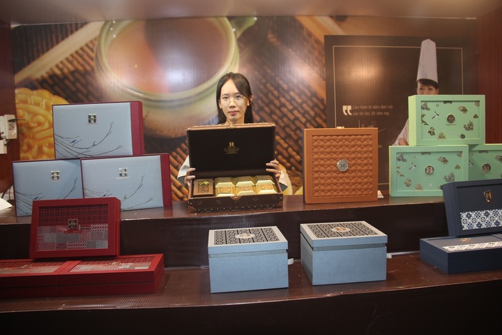 Chào sân sớm, bánh trung thu giá tiền triệu lộ diện - Ảnh 4