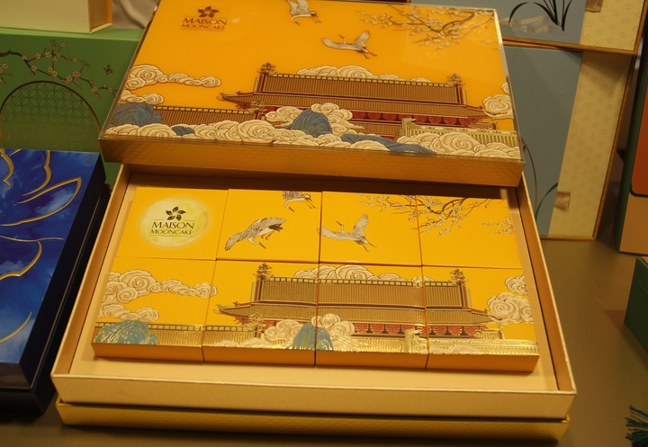 Chào sân sớm, bánh trung thu giá tiền triệu lộ diện - Ảnh 9