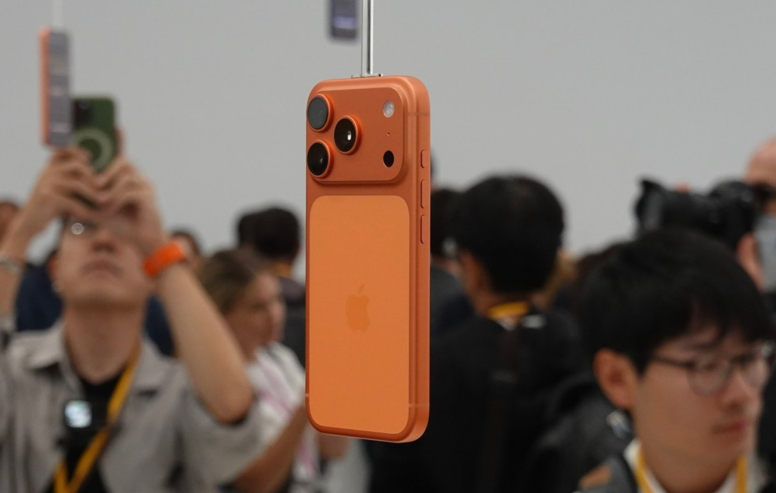 Vòng đời ngắn lịch sử của loạt "siêu phẩm" Apple, iPhone 17 Pro Max cũng không tránh được số phận - Ảnh 2