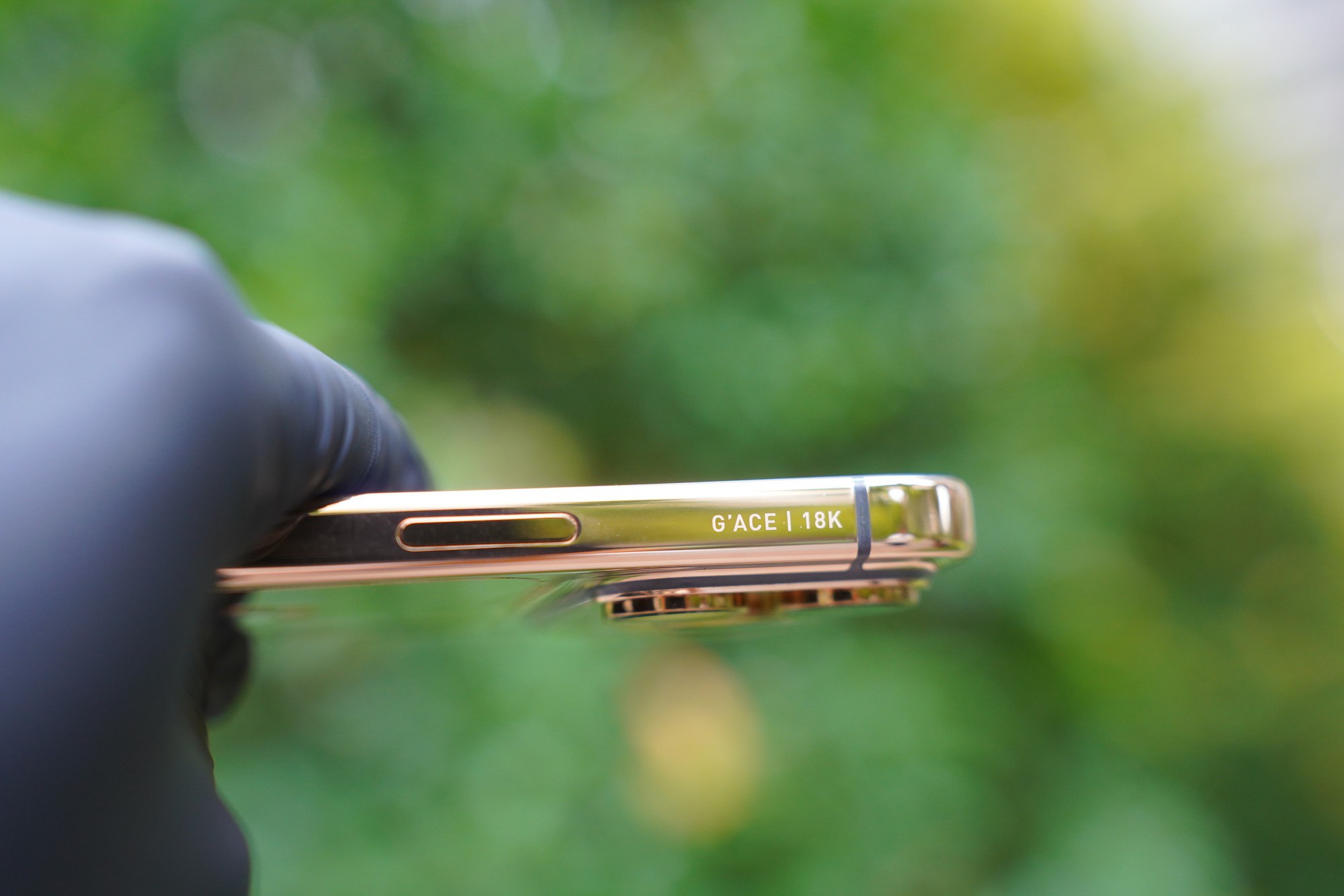 iPhone Air đã có phiên bản giới hạn sau khi mở bán được 1 tuần: Mạ xanh ngọc lục bảo, do nghệ nhân Việt chế tác - Ảnh 13