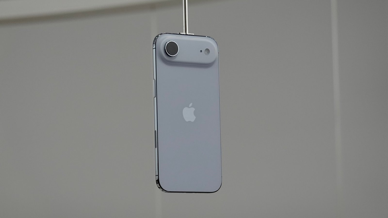 Apple lần đầu ra mắt iPhone Air siêu mỏng, giá từ 32 triệu tại Việt Nam - Ảnh 3