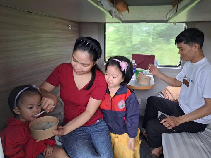 Khai thác trở lại 4 sân bay sau bão số 10 - Ảnh 2