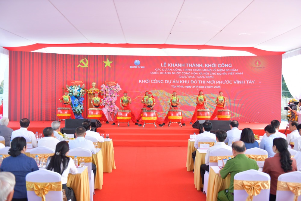 Có 2.515 hộ dân ở Tây Ninh đã được nhận tiền bồi thường đất của "siêu dự án" hơn 1.000 ha, quy mô hơn 90.000 tỷ đồng của Liên danh Vinhomes - VIG - Ảnh 1