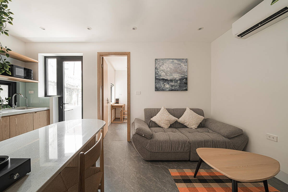 Cải tạo không gian 47m2 thành 'tổ hợp' vừa để ở vừa cho thuê - Ảnh 2