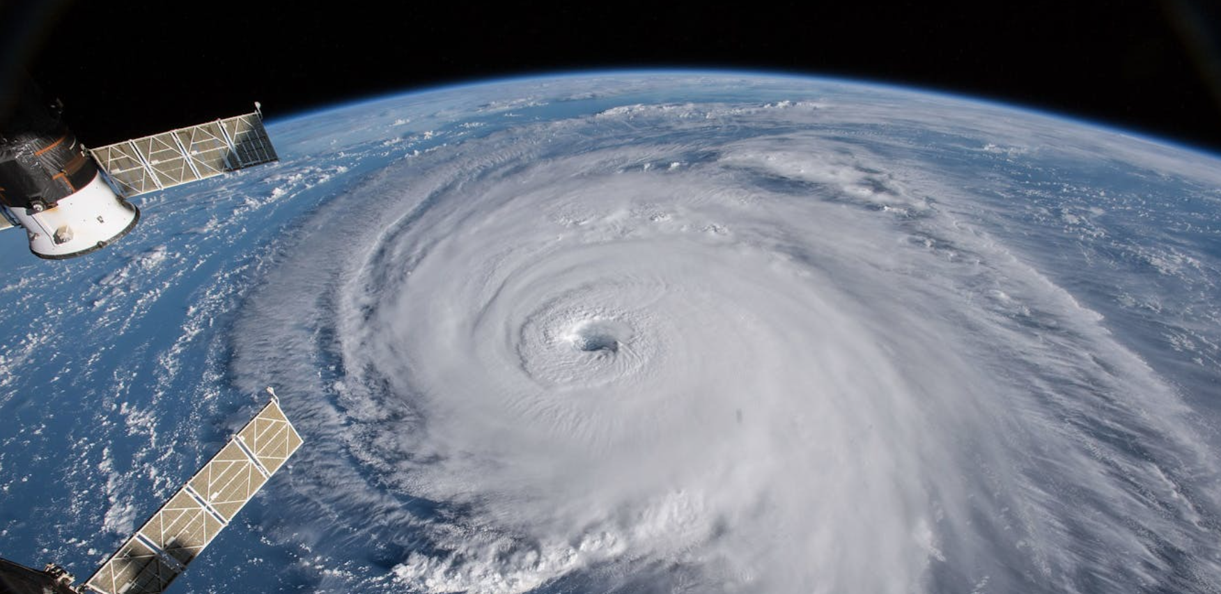 Lốc xoáy có thể san phẳng một vùng rộng lớn, làm biến dạng địa hình quét qua: Con người cần làm gì để sống sót! - Ảnh 1