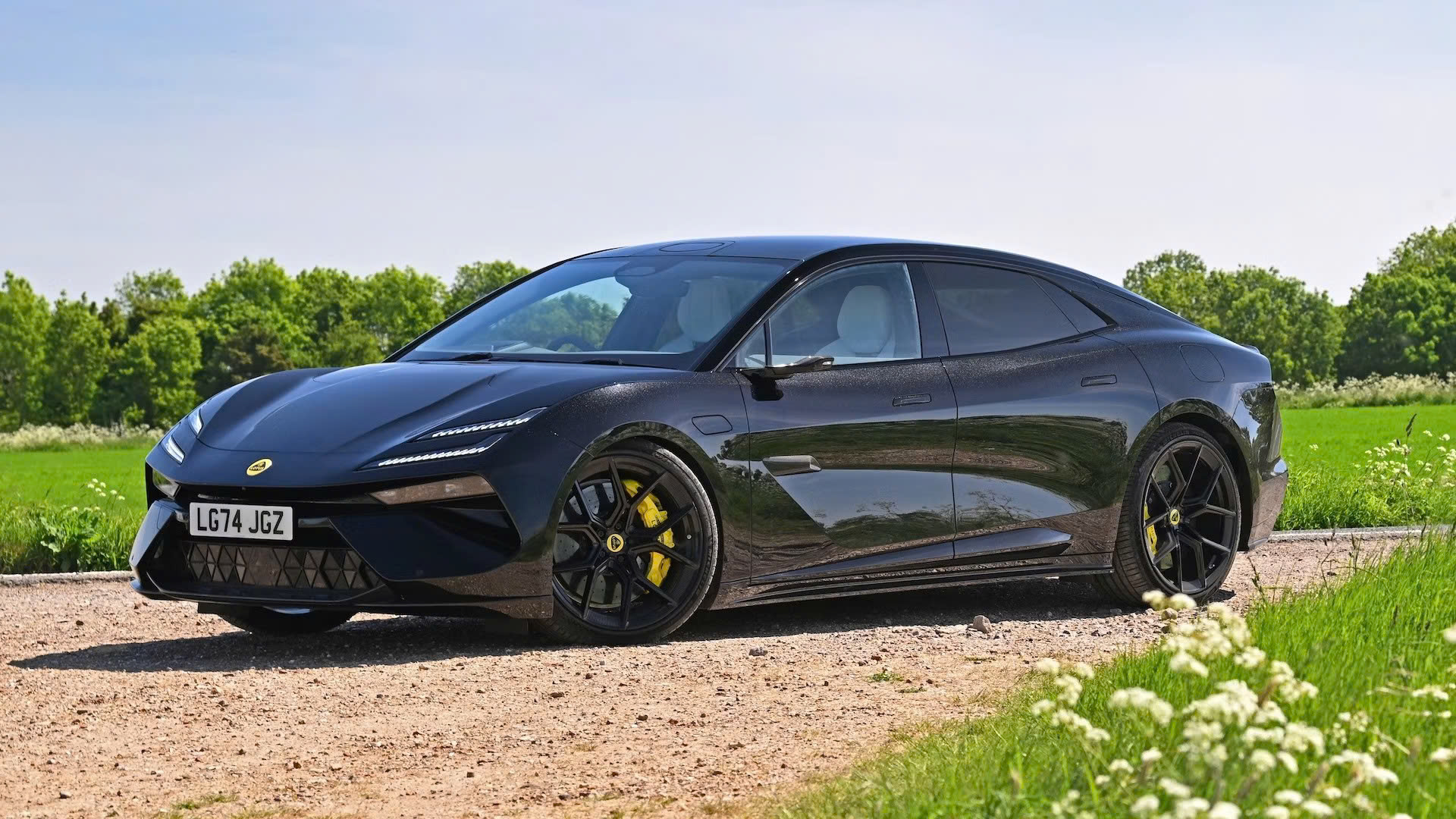 Lotus sắp bán xe chính hãng tại Việt Nam: Có thể mang xe thách thức Porsche, Audi, Mercedes - Ảnh 2