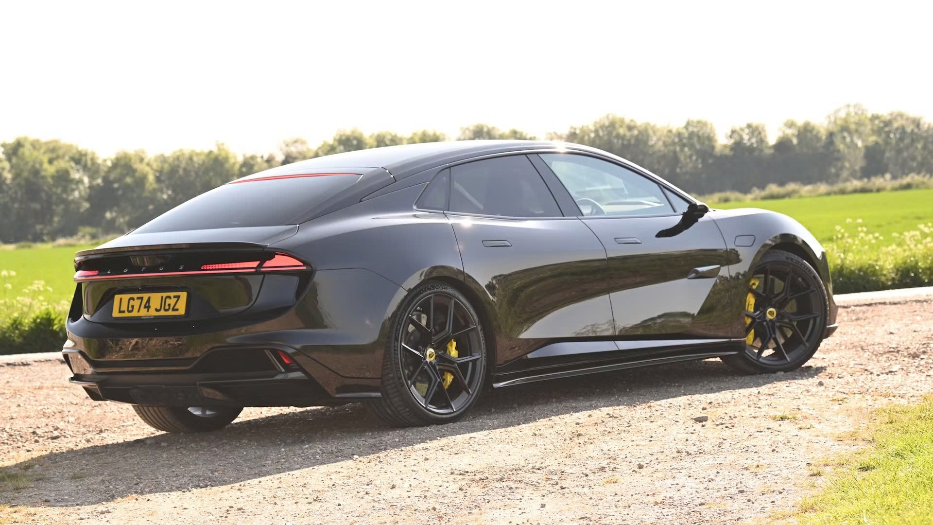 Lotus sắp bán xe chính hãng tại Việt Nam: Có thể mang xe thách thức Porsche, Audi, Mercedes - Ảnh 11