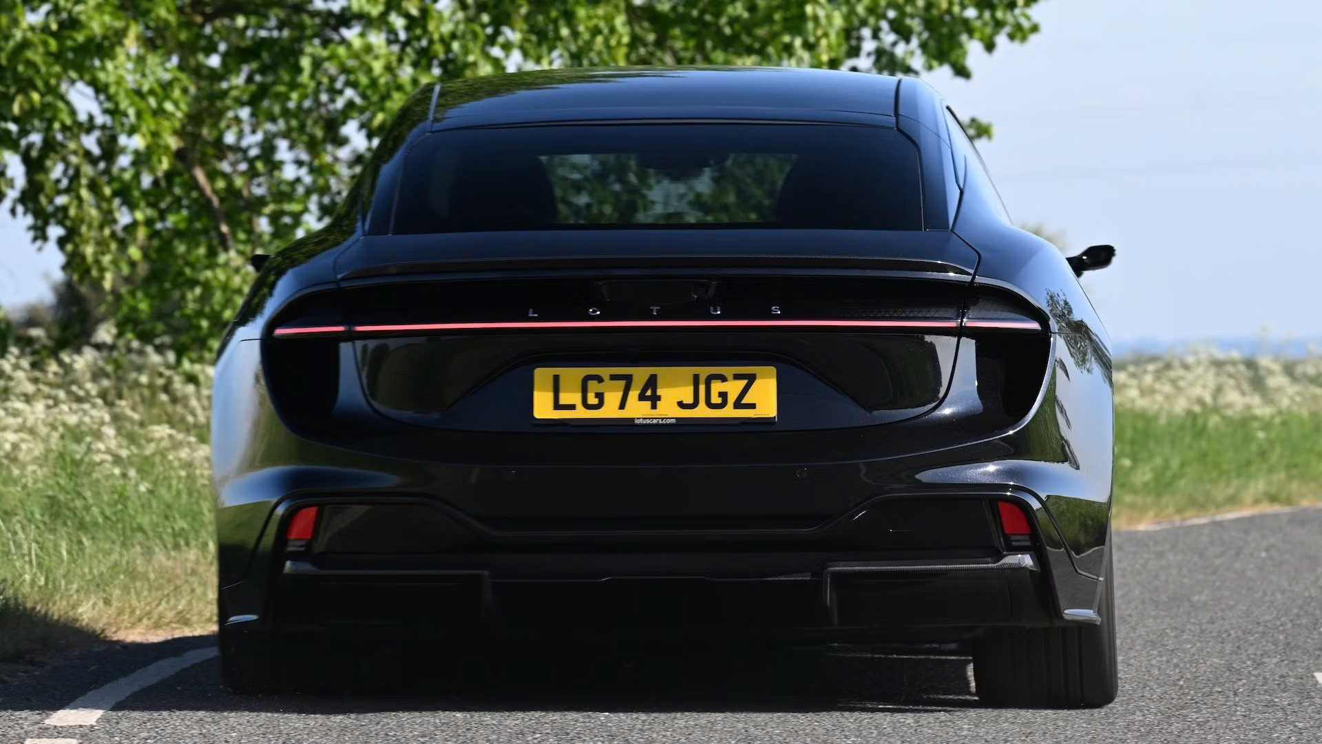 Lotus sắp bán xe chính hãng tại Việt Nam: Có thể mang xe thách thức Porsche, Audi, Mercedes - Ảnh 12