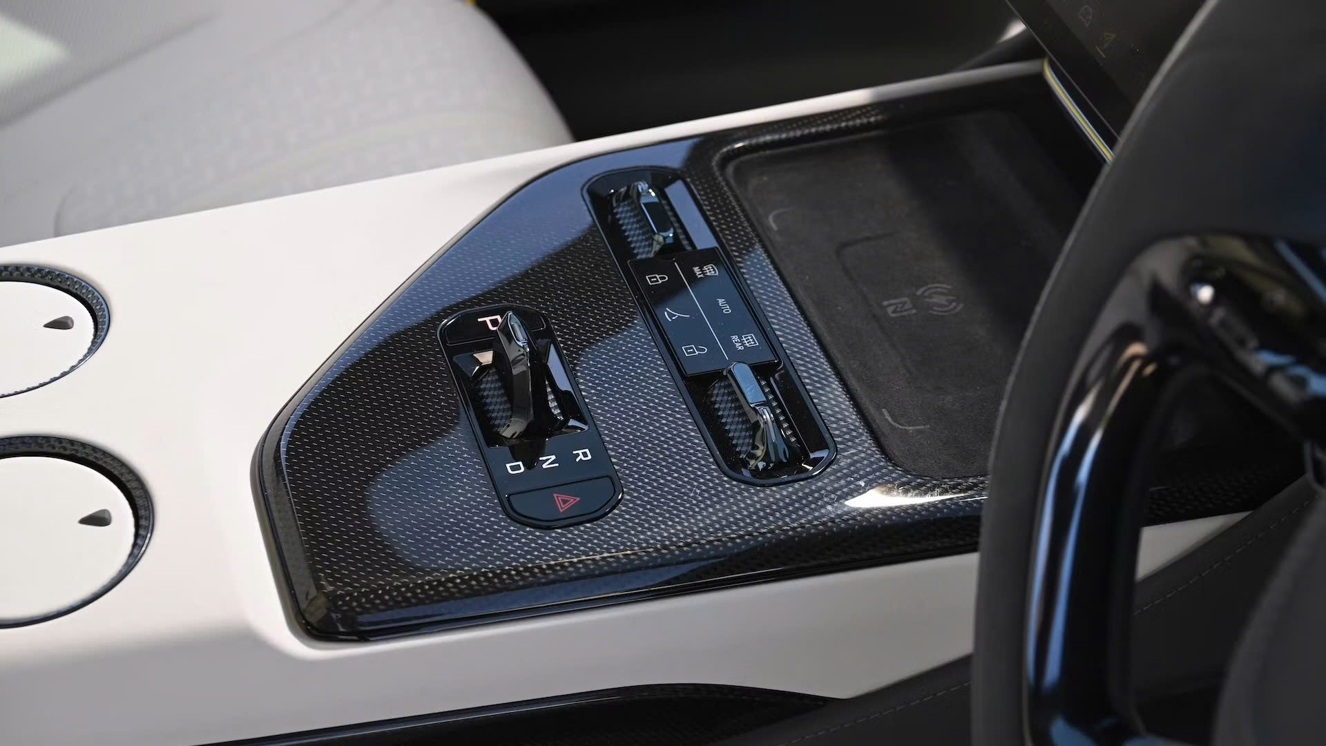 Lotus sắp bán xe chính hãng tại Việt Nam: Có thể mang xe thách thức Porsche, Audi, Mercedes - Ảnh 15