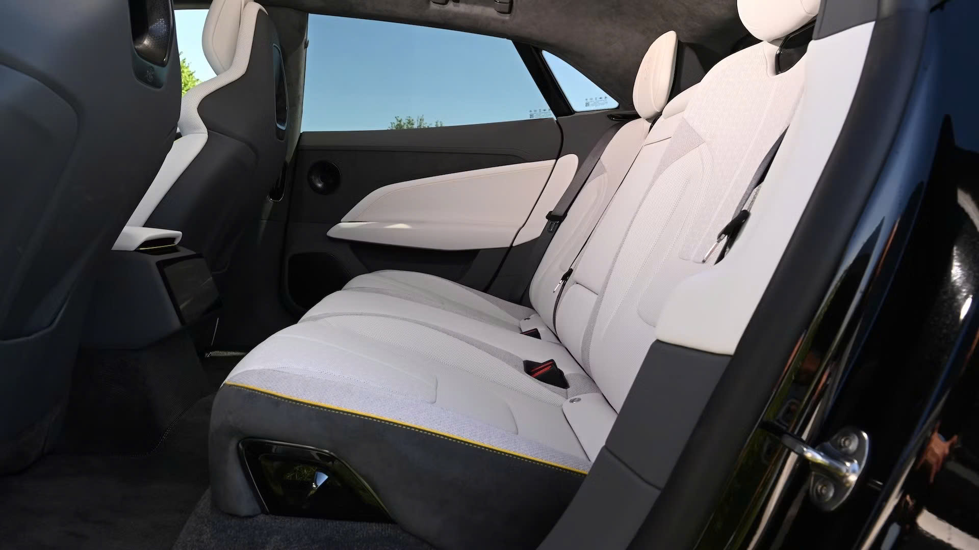 Lotus sắp bán xe chính hãng tại Việt Nam: Có thể mang xe thách thức Porsche, Audi, Mercedes - Ảnh 16