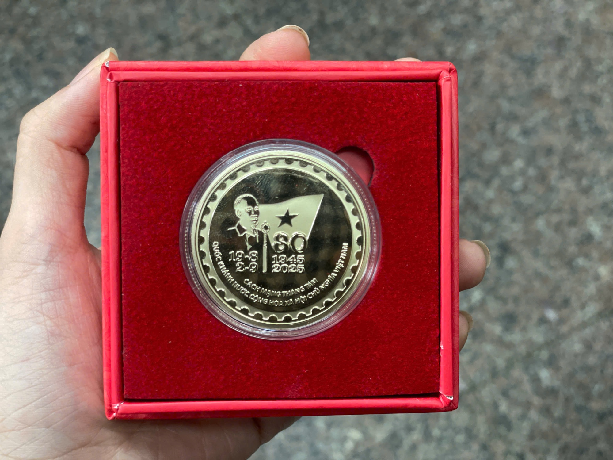 Đồng xu A80 "Tự hào Việt Nam" cháy hàng, nhiều người tiếc nuối vì không mua được - Ảnh 6