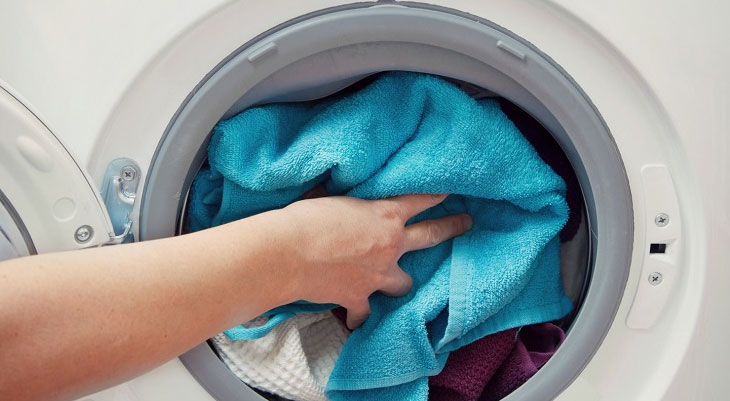 Mẹo chọn máy giặt tiết kiệm điện nước, nhà ít người phải biết - Ảnh 2