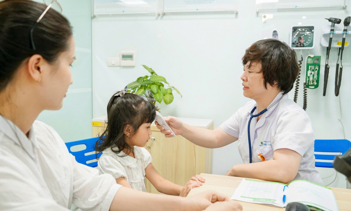 Chính phủ yêu cầu xây dựng đề án từng bước miễn viện phí trong năm 2028 - Ảnh 1