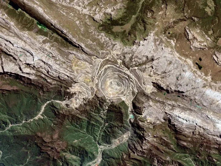 Mặt hàng là xương sống của kinh tế thế giới có giá tăng vọt: Nguyên nhân từ quốc gia láng giềng Việt Nam - Ảnh 1