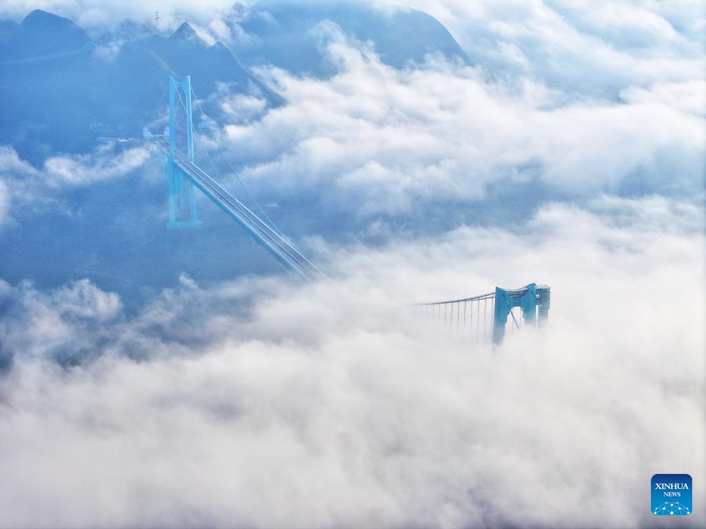 Cận cảnh cây cầu cao nhất thế giới, "chuẩn từng milimet” của Trung Quốc - Ảnh 3