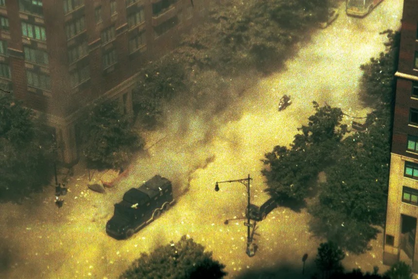 Những hình ảnh chưa từng được công bố về thảm kịch khủng bố 11-9 ở Mỹ - Ảnh 1