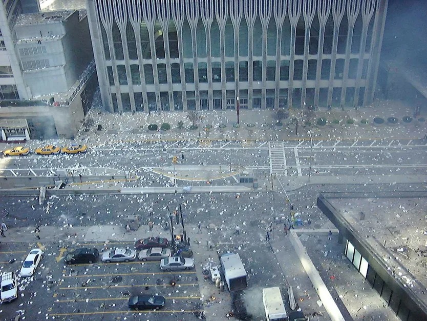 Những hình ảnh chưa từng được công bố về thảm kịch khủng bố 11-9 ở Mỹ - Ảnh 5