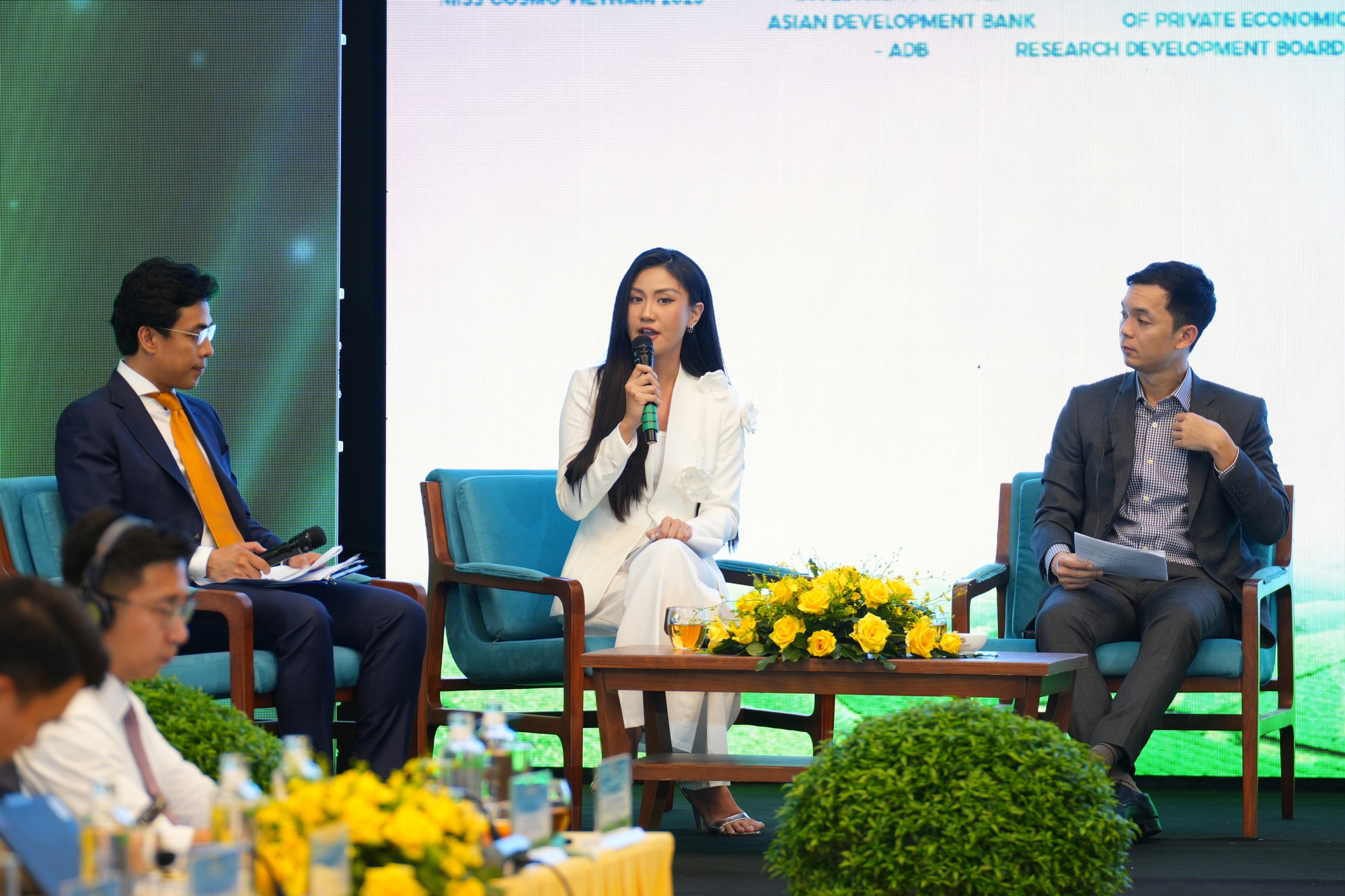 Chiều 5/9: Đang diễn ra hội nghị về phát triển bền vững và tài chính toàn diện tại Việt Nam - Ảnh 2