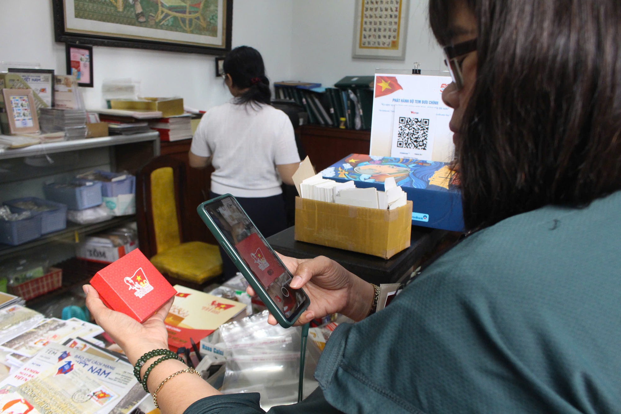 Đồng xu A80 "Tự hào Việt Nam" cháy hàng, nhiều người tiếc nuối vì không mua được - Ảnh 3