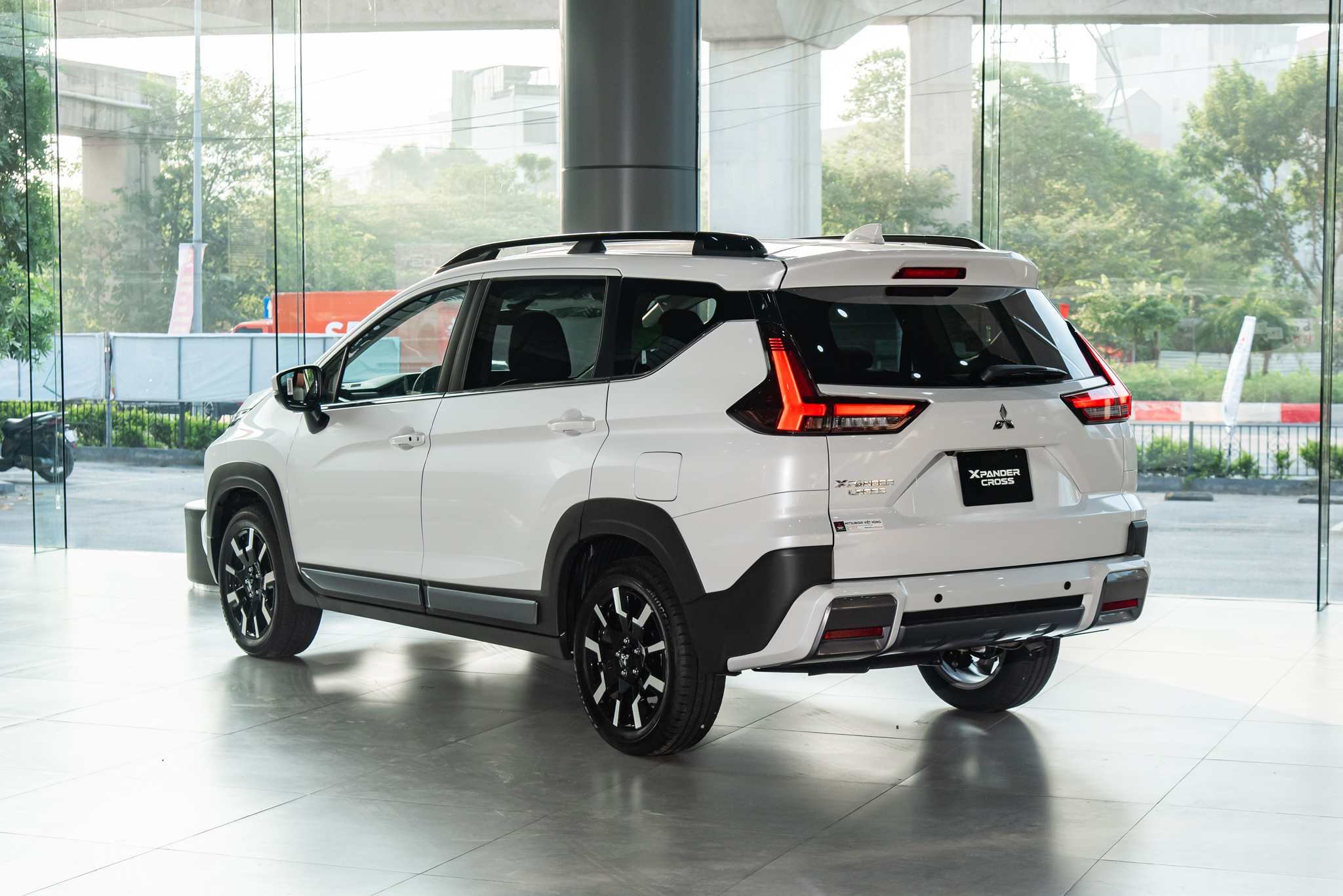 Soi kỹ từng khác biệt của Mitsubishi Xpander 2025 vừa ra mắt: Giá cao nhất 699 triệu, đã có 6 túi khí, màn hình điện tử - Ảnh 8