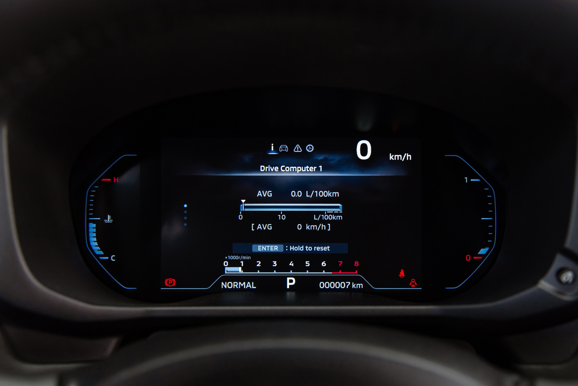 Soi kỹ từng khác biệt của Mitsubishi Xpander 2025 vừa ra mắt: Giá cao nhất 699 triệu, đã có 6 túi khí, màn hình điện tử - Ảnh 16