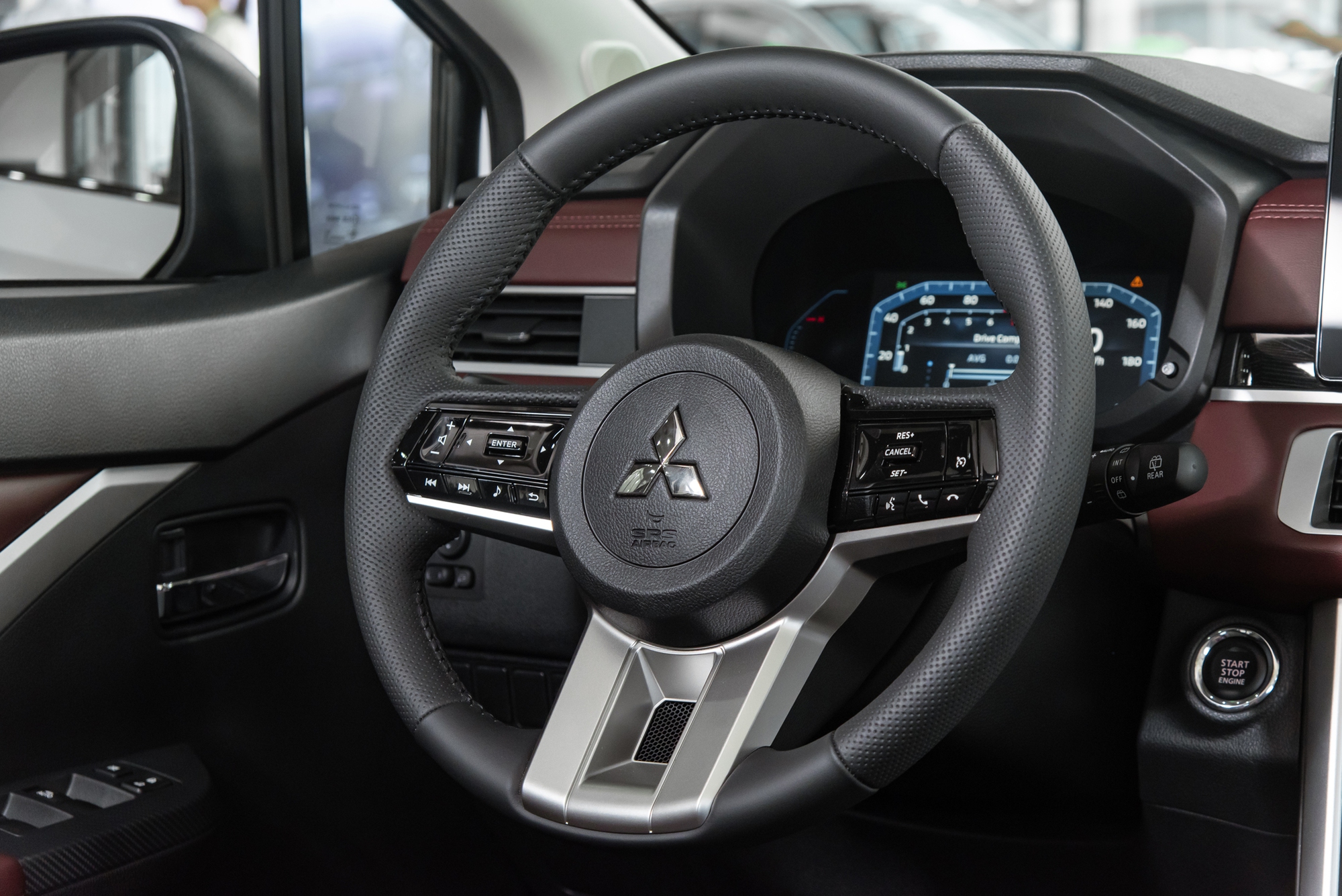 Soi kỹ từng khác biệt của Mitsubishi Xpander 2025 vừa ra mắt: Giá cao nhất 699 triệu, đã có 6 túi khí, màn hình điện tử - Ảnh 17