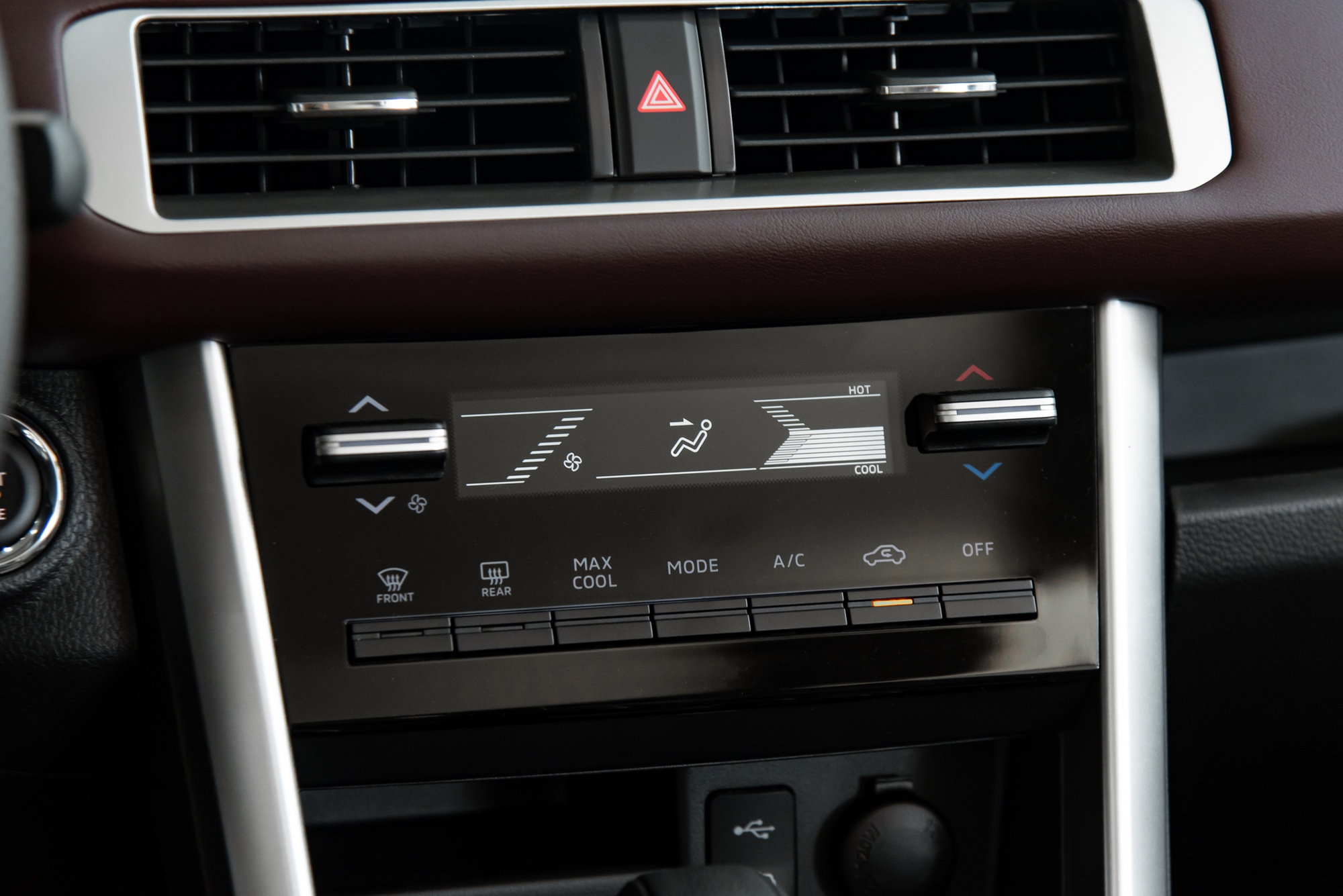 Soi kỹ từng khác biệt của Mitsubishi Xpander 2025 vừa ra mắt: Giá cao nhất 699 triệu, đã có 6 túi khí, màn hình điện tử - Ảnh 18