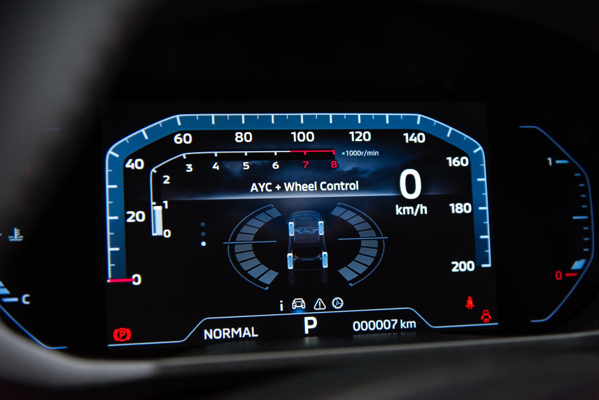 Soi kỹ từng khác biệt của Mitsubishi Xpander 2025 vừa ra mắt: Giá cao nhất 699 triệu, đã có 6 túi khí, màn hình điện tử - Ảnh 24