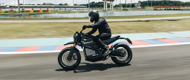 Xe máy điện Honda mới toanh vừa ra mắt: Khỏe ngang xe 1000 cc, sạc nhanh chỉ 30 phút, dáng cực đẹp - Ảnh 10