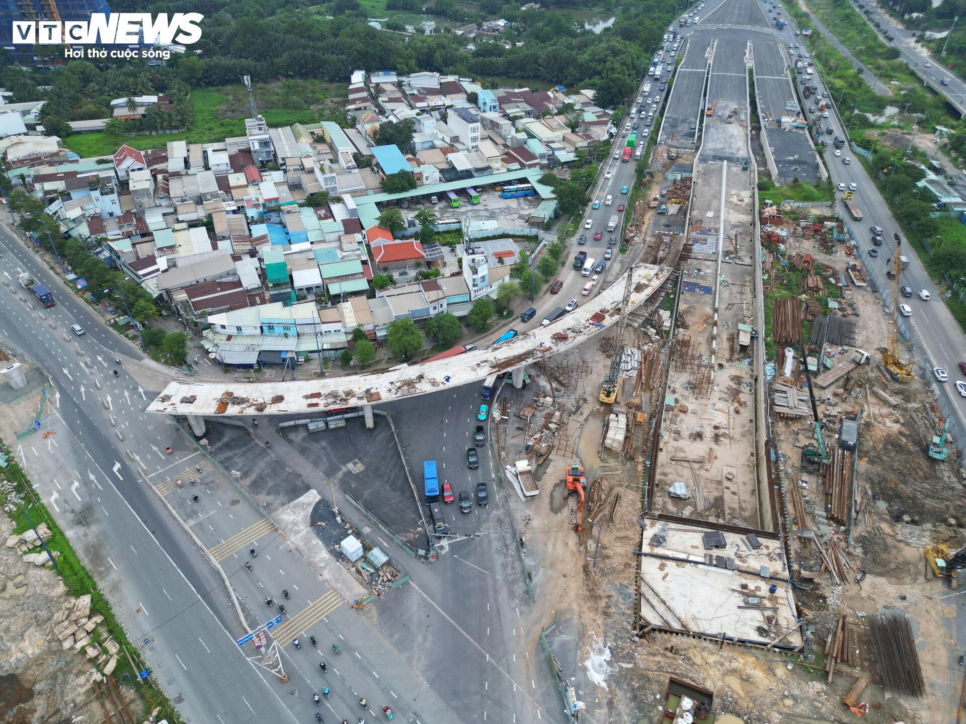 Loạt dự án ở TP.HCM chậm tiến độ, có công trình 10 năm vẫn chưa về đích - Ảnh 4